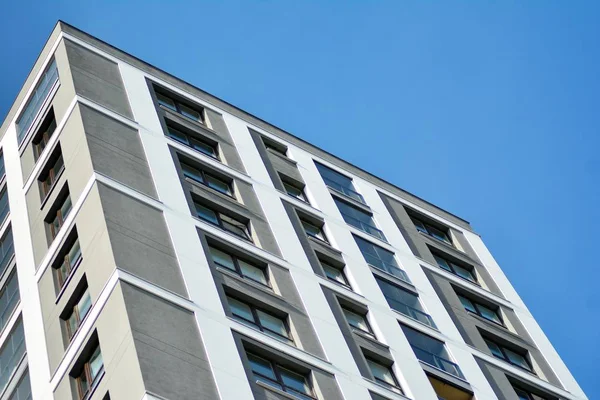 Modern New Executive Apartments Deep Blue Summer Sky — Stock Photo, Image