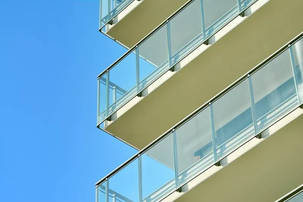 Zeitgenössisches Wohnhaus Außen Tageslicht — Stockfoto