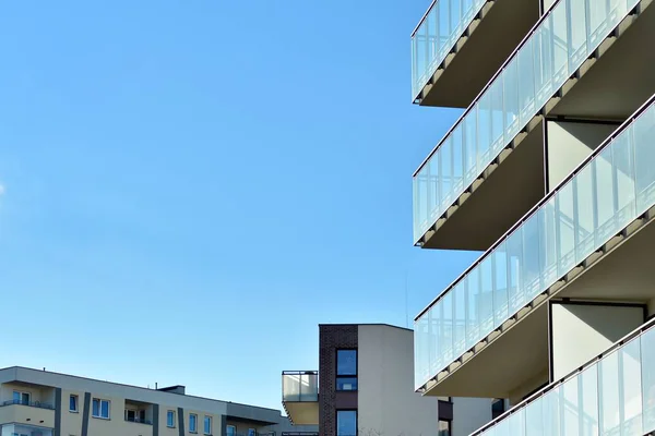 Zeitgenössisches Wohnhaus Außen Tageslicht — Stockfoto