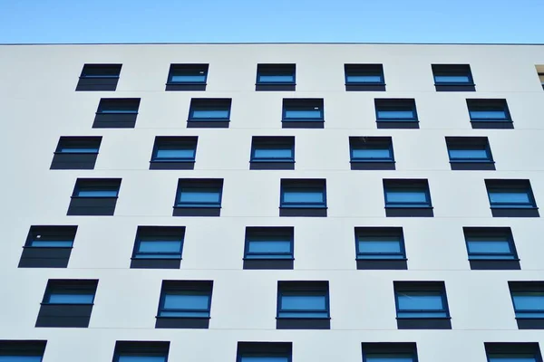 New Build Residential Building Sunny Summer Day — Stock Photo, Image