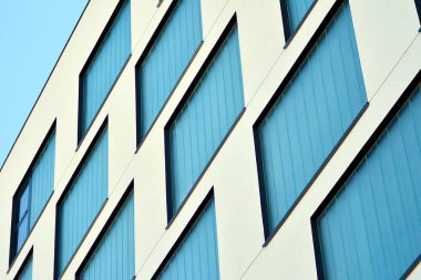 Yeni gün güneşli yaz konut bina yapı