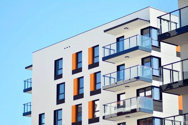 Edificio Residencial Nueva Construcción Soleado Día Verano — Foto de Stock