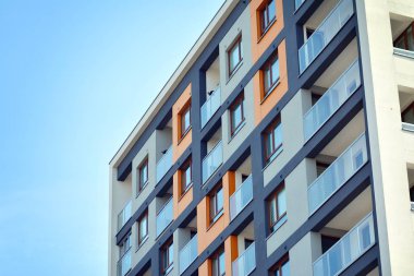 Modern apartmanın önünde parçası. Çok modern daire ev.