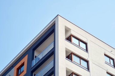 Modern apartmanın önünde parçası. Çok modern daire ev.