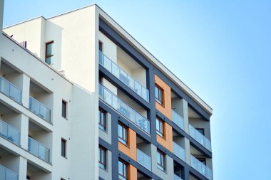 Modern apartmanın önünde parçası. Çok modern daire ev.