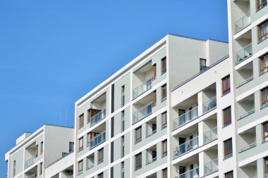 Modern apartmanın önünde parçası. Çok modern daire ev.