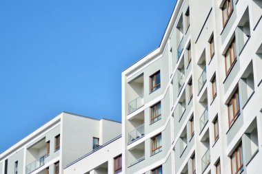 Modern apartmanın önünde parçası. Çok modern daire ev.