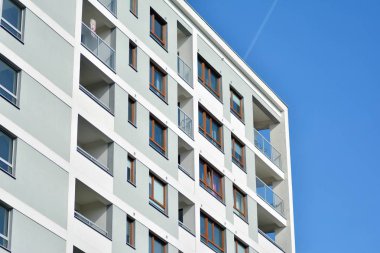 Modern apartmanın önünde parçası. Çok modern daire ev.