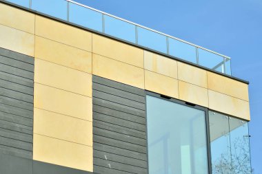 Modern apartmanın önünde parçası. Çok modern daire ev.