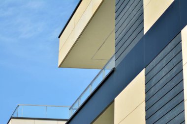 Modern apartmanın önünde parçası. Çok modern daire ev.