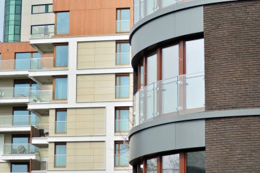 Modern apartmanın önünde parçası. Çok modern daire ev.