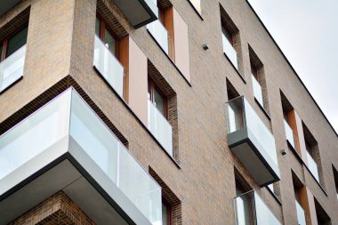 Modern apartmanın önünde parçası. Çok modern daire ev.