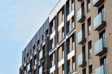 Modern apartmanın önünde parçası. Çok modern daire ev.