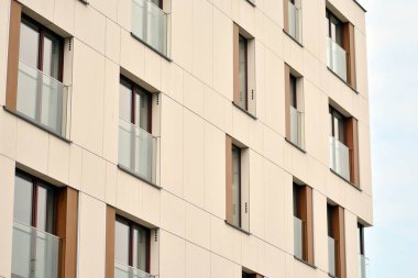 Modern apartmanın önünde parçası. Çok modern daire ev.