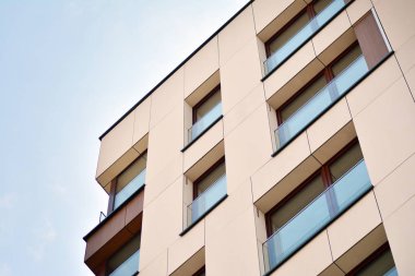 Modern apartmanın önünde parçası. Çok modern daire ev.