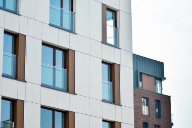 Modern apartmanın önünde parçası. Çok modern daire ev.