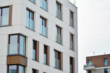 Modern apartmanın önünde parçası. Çok modern daire ev.