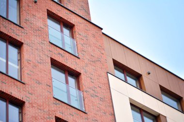 Modern apartmanın önünde parçası. Çok modern daire ev.