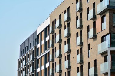 Modern apartmanın önünde parçası. Çok modern daire ev.