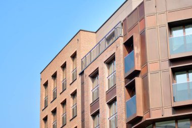 Modern apartmanın önünde parçası. Çok modern daire ev.