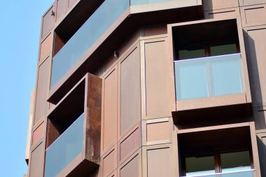 Modern apartmanın önünde parçası. Çok modern daire ev.