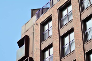 Modern apartmanın önünde parçası. Çok modern daire ev.