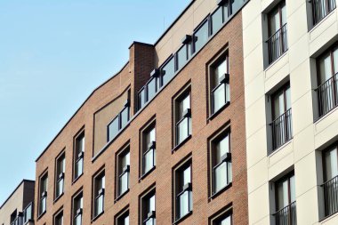 Modern apartmanın önünde parçası. Çok modern daire ev.