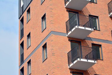 Modern apartmanın önünde parçası. Çok modern daire ev.