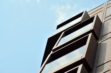 Modern apartmanın önünde parçası. Çok modern daire ev.