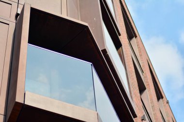 Modern apartmanın önünde parçası. Çok modern daire ev.