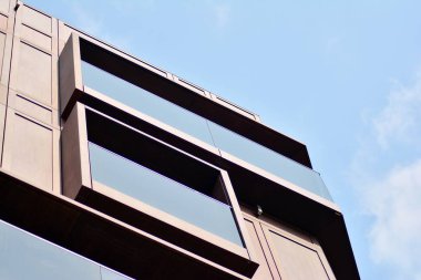 Modern apartmanın önünde parçası. Çok modern daire ev.