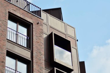 Modern apartmanın önünde parçası. Çok modern daire ev.