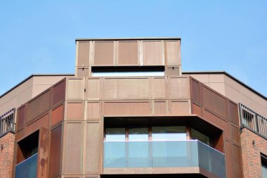 Modern apartmanın önünde parçası. Çok modern daire ev.