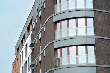 Modern apartmanın önünde parçası. Çok modern daire ev.