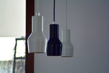 İç ve stil. Modern metalik lamba ışık odada