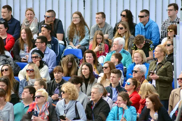 Varsó Lengyelország Március 2019 Elölnézet Nyilvános Fejek Szemléljük Város Maratoni — Stock Fotó