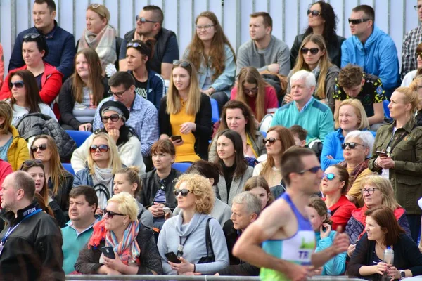 Warschau Polen März 2019 Vorderseite Der Köpfe Betrachten Stadt Marathonläufer — Stockfoto