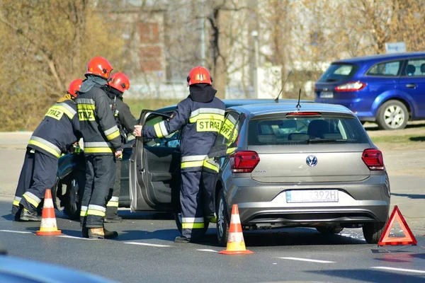 Warszawa Polen Mars 2019 Räddningstjänsten Scenen Trafikolycka — Stockfoto