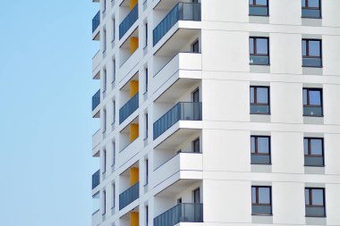Apartmanlar modern Avrupa kompleksi. Modern bir Konut Apartman parçası.