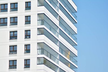 Apartmanlar modern Avrupa kompleksi. Modern bir Konut Apartman parçası.