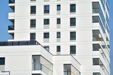 Apartmanlar modern Avrupa kompleksi. Modern bir Konut Apartman parçası.