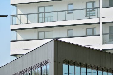 Apartmanlar modern Avrupa kompleksi. Modern bir Konut Apartman parçası.