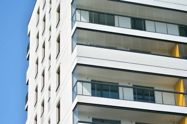 Apartmanlar modern Avrupa kompleksi. Modern bir Konut Apartman parçası.