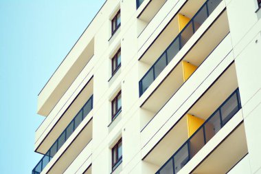 Apartmanlar modern Avrupa kompleksi. Modern bir Konut Apartman parçası.