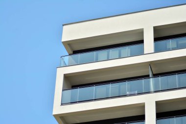Modern Avrupa konut binaları çeyreği. Soyut mimari, modern şehir geometrisinin bir parçası.