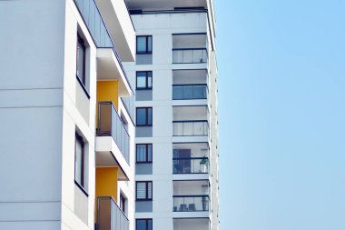 Modern Avrupa konut binaları çeyreği. Soyut mimari, modern şehir geometrisinin bir parçası.