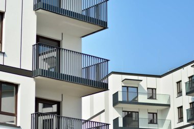 Modern Avrupa konut binaları çeyreği. Soyut mimari, modern şehir geometrisinin bir parçası.