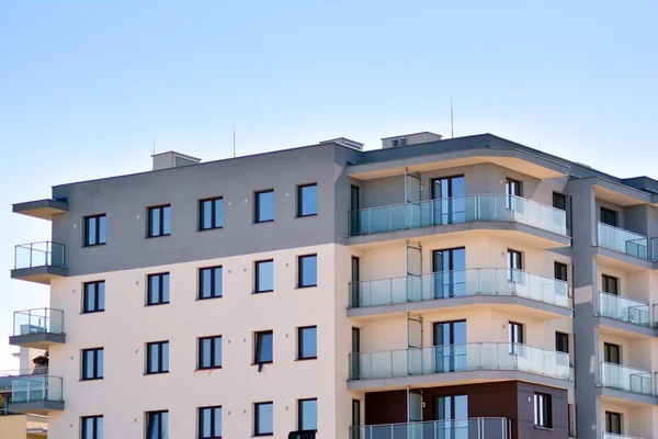 Modernos Edifícios Residenciais Europeus Bairro Apartamentos Arquitetura Abstrata Fragmento Geometria — Fotografia de Stock