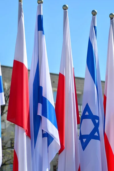 Polen Israël Vlag Zwaaiende Wind Israël Polen Twee Vlaggen Textiel — Stockfoto