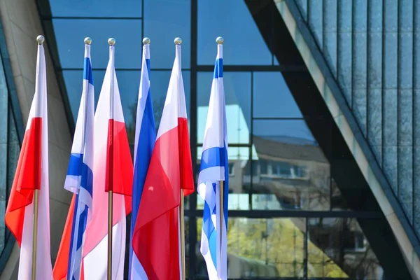 Polen Israël Vlag Zwaaiende Wind Israël Polen Twee Vlaggen Textiel — Stockfoto